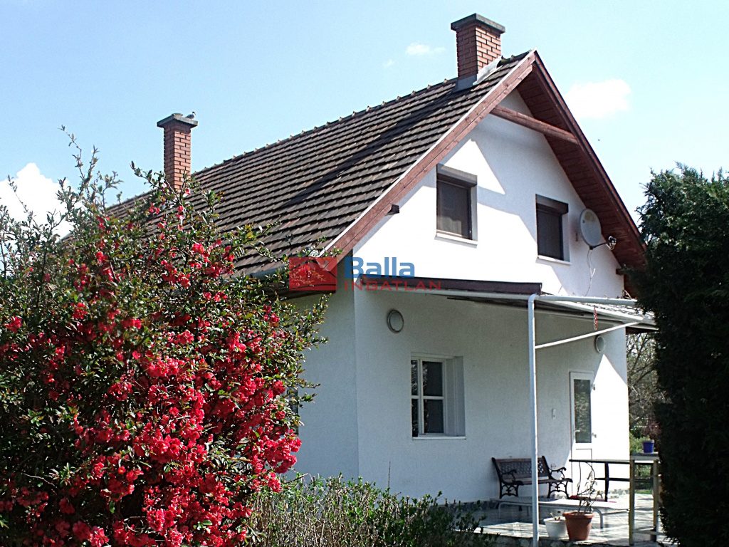 Eladó 120 m²-escsaládi ház XVII. Kerület (Rákoshegy) , Rózsahegy utca: 235'000'000 Ft