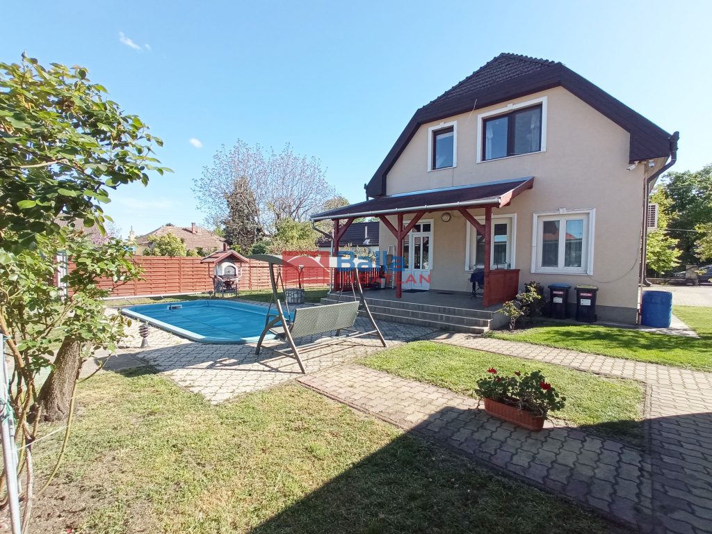 Eladó 178 m²-escsaládi ház XVII. Kerület (Rákoshegy) , Tessedik tér: 199'000'000 Ft