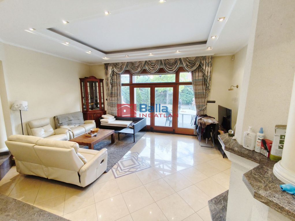 Eladó 360 m²-escsaládi ház XVII. Kerület (Rákoskeresztúr) , Rákoskeresztúr: 425'000'000 Ft