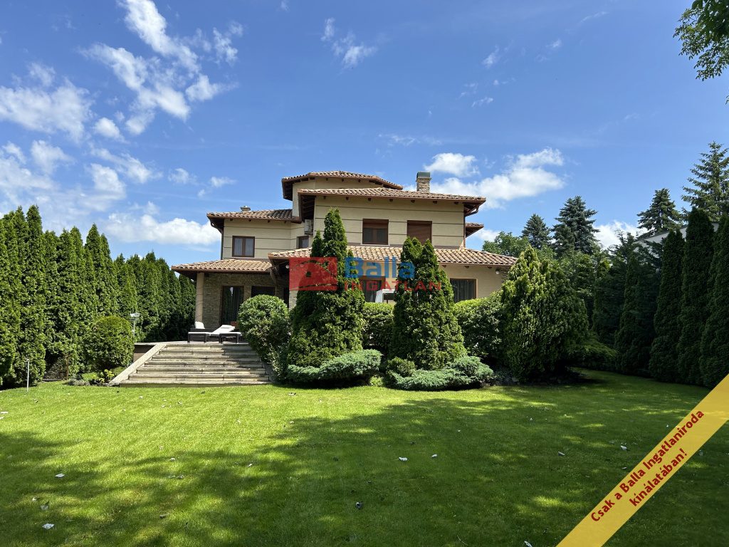 Eladó 350 m²-escsaládi ház XVII. Kerület (Rákoskeresztúr) , Rákoskeresztúr: 329'000'000 Ft