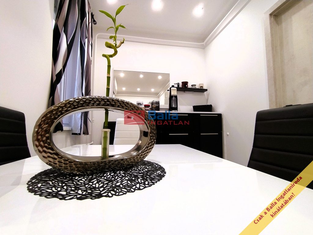 Eladó 58 m²-estársasházi lakás XVII. Kerület (Rákoskeresztúr) , Városközpont utca: 70'900'000 Ft