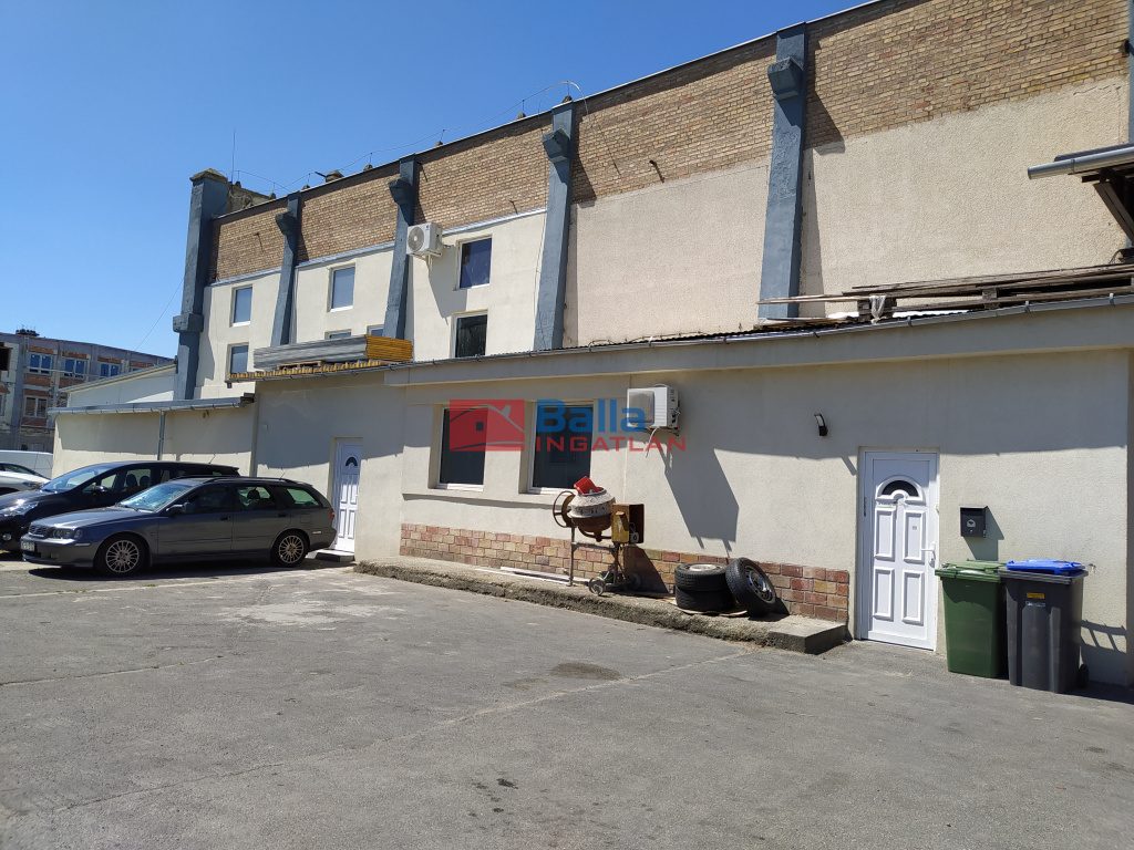 Eladó 1996 m²-esegyéb üzlethelyiség XVII. Kerület (Rákosliget) , Cinkotai utca: 590'000'000 Ft