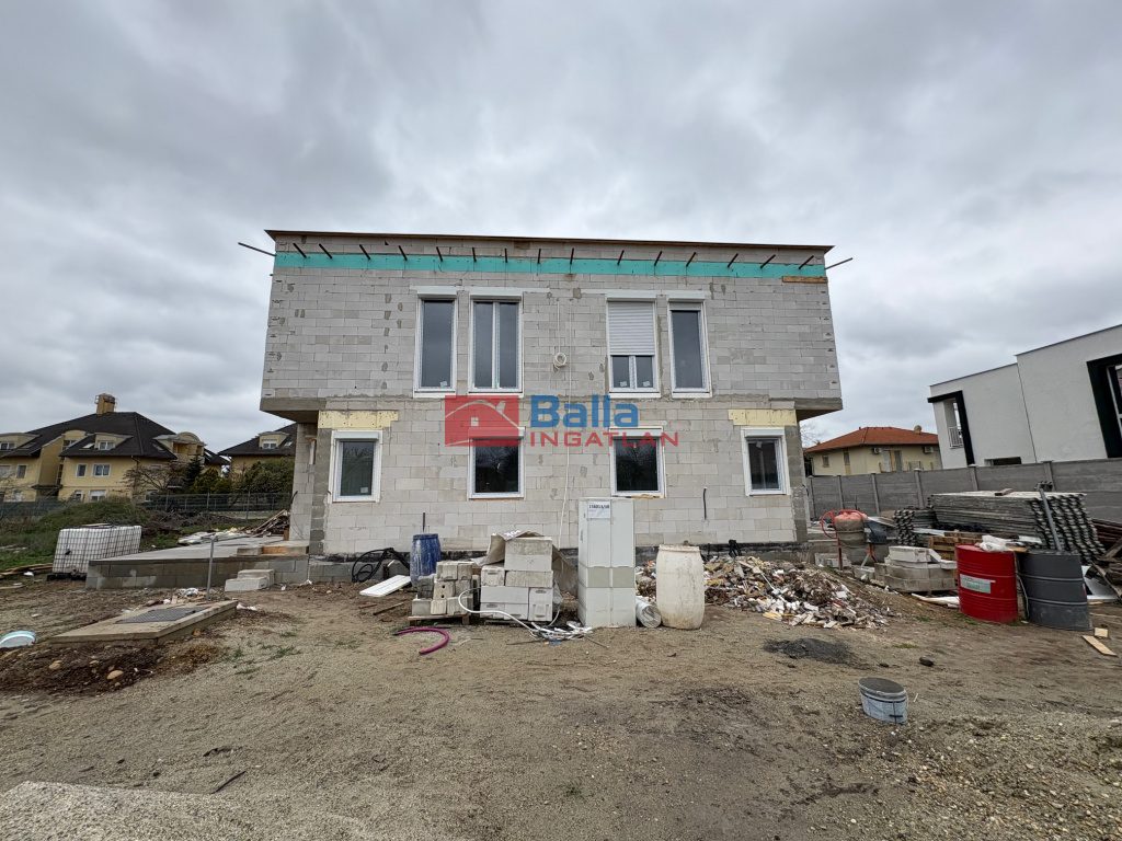 Eladó 117 m²-esikerház XVIII. Kerület (Almáskert) , Almáskert: 150'000'000 Ft