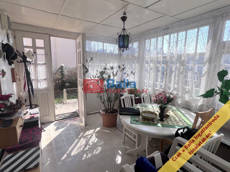 Eladó 100 m²-escsaládi ház XVIII. Kerület (Bókaytelep) , Wlassics Gy. utca: 111'000'000 Ft