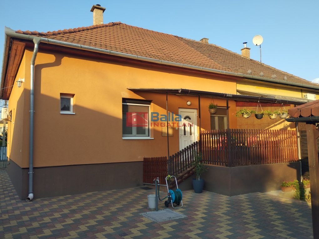 Eladó 65 m²-esikerház XVIII. Kerület (Kossuth Ferenc-telep) , Kossuth Ferenc-telep utca: 89'900'000 Ft