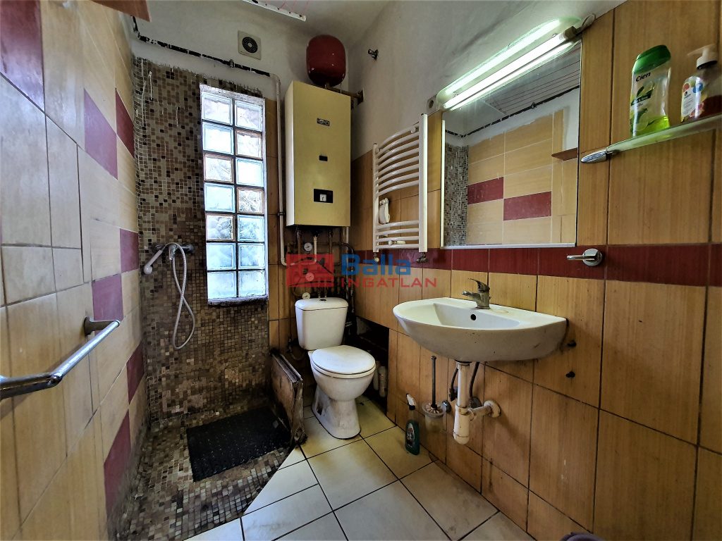 Eladó 33 m²-esházrész XVIII. Kerület (Kossuth Ferenc-telep) , Szélső utca: 33'000'000 Ft