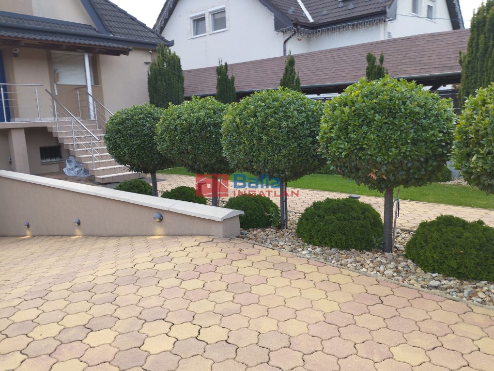 Eladó 280 m²-escsaládi ház XVIII. Kerület (Kossuth Ferenc-telep) , Újpéteritelep utca: 327'000'000 Ft