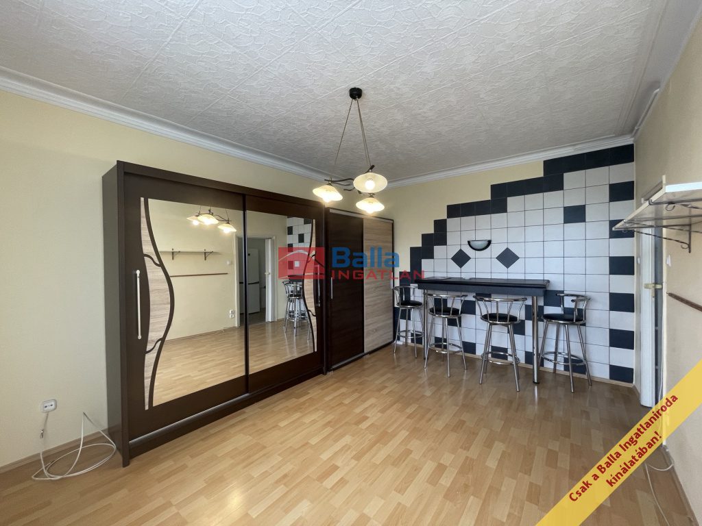 Eladó 28 m²-estársasházi lakás XVIII. Kerület (Lakatos-lakótelep) , Lakatos lakótelepen: 39'900'000 Ft