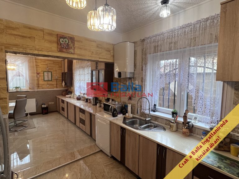 Eladó 192 m²-escsaládi ház XVIII. Kerület (Liptáktelep) , Darányi Ignác utca: 169'900'000 Ft