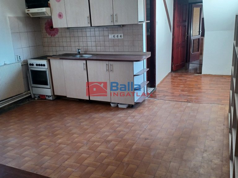 Eladó 78 m²-estársasházi lakás XX. Kerület (Erzsébetfalva) , Szt. Erzsébet  tér utca: 60'000'000 Ft