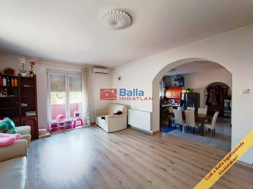 Eladó 300 m²-escsaládi ház XX. Kerület (Gubacsipuszta) , Rendezett, csendes, kertvárosi környék: 210'000'000 Ft
