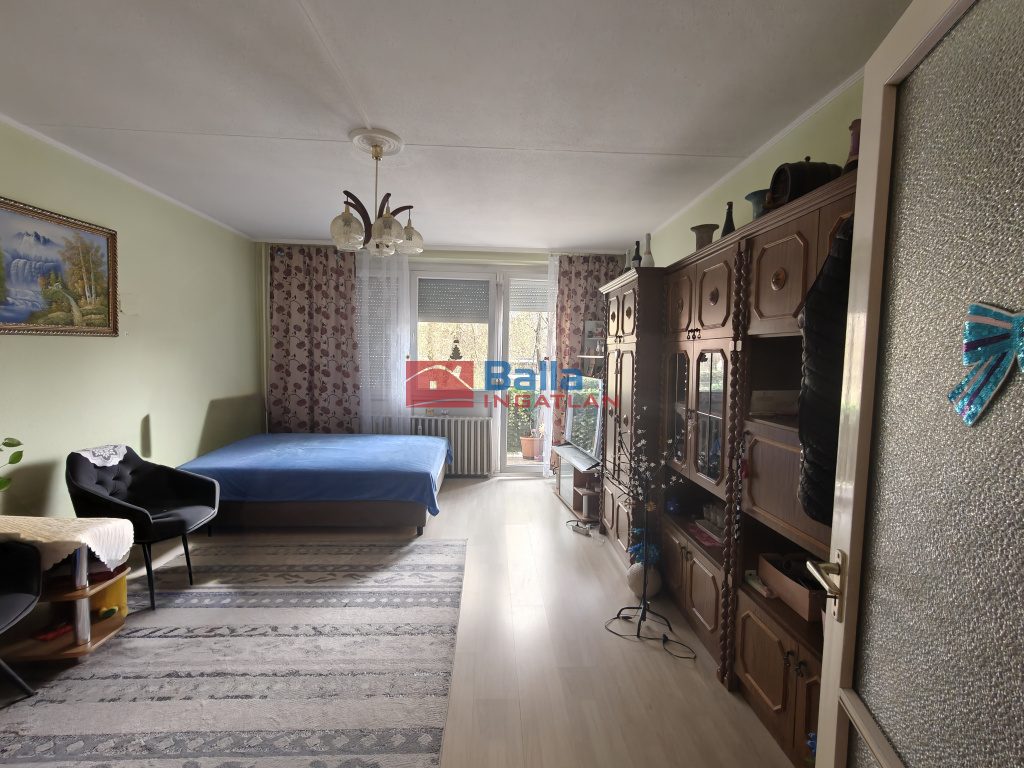 Eladó 35 m²-estársasházi lakás XXI. Kerület (Erdőalja) , Kossuth Lajos utca: 49'990'000 Ft