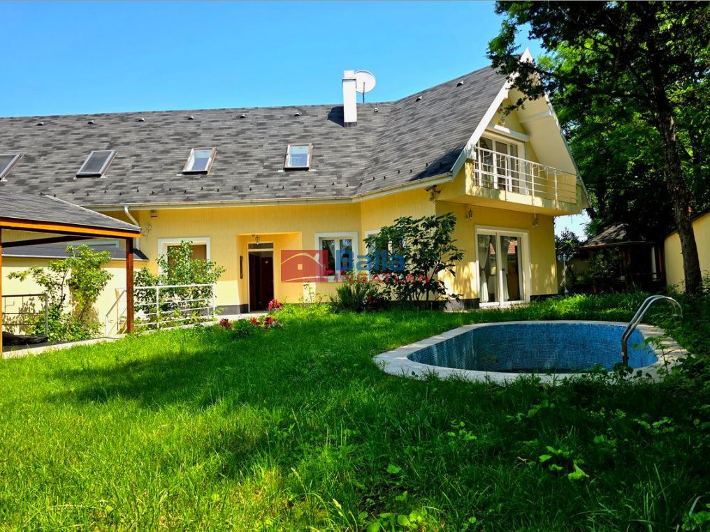 Eladó 192 m²-escsaládi ház XXI. Kerület (Királyerdő) , Királyerdő út közeli utca: 149'900'000 Ft