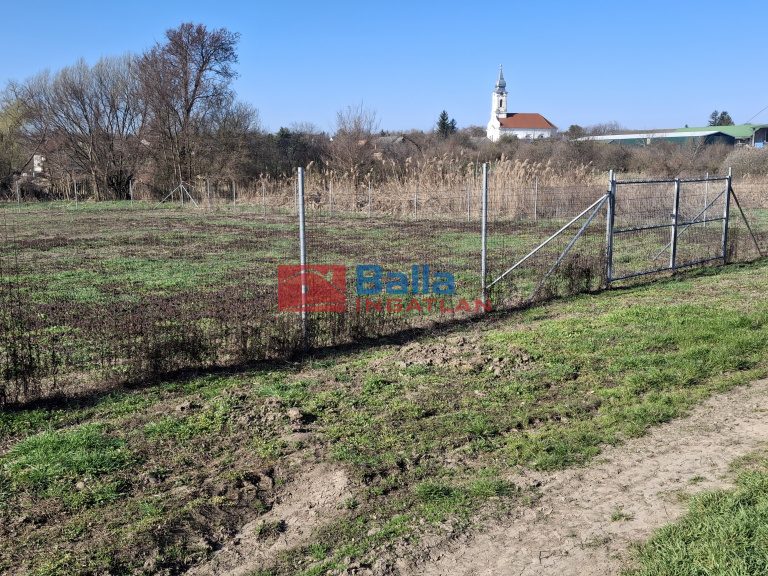 Eladó 1000 m²-estelek Csajág, Patak közelében: 15'000'000 Ft