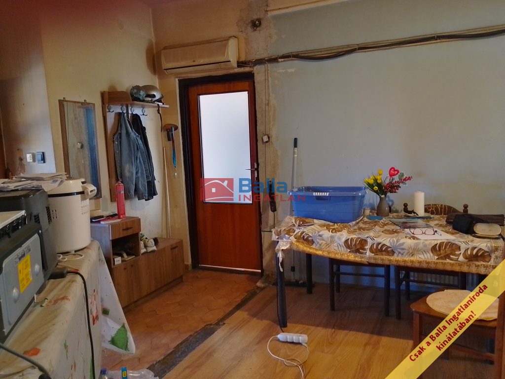Eladó 200 m²-escsaládi ház Csömör, Bajcsy Zs. ut közelében: 140'000'000 Ft
