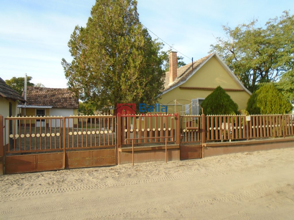 Eladó 4475 m²-esmezőgazdasági ingatlan Csongrád, Bokrospart tanya utca: 13'500'000 Ft