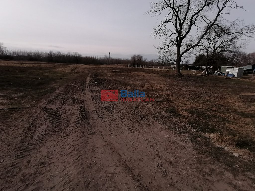 Eladó 5963 m²-estelek Dabas, Központ közeli: 32'900'000 Ft