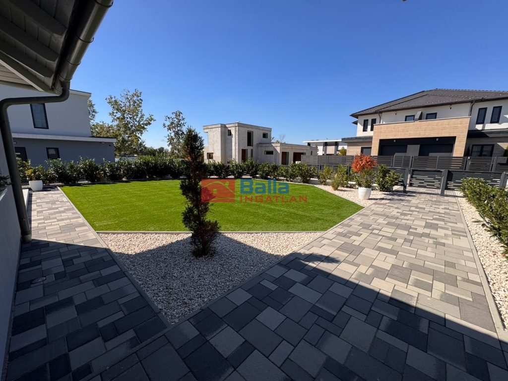 Eladó 214 m²-escsaládi ház Dunaharaszti, EXKLUZÍV, ZÁRT LAKÓPARK utca: 250'000'000 Ft