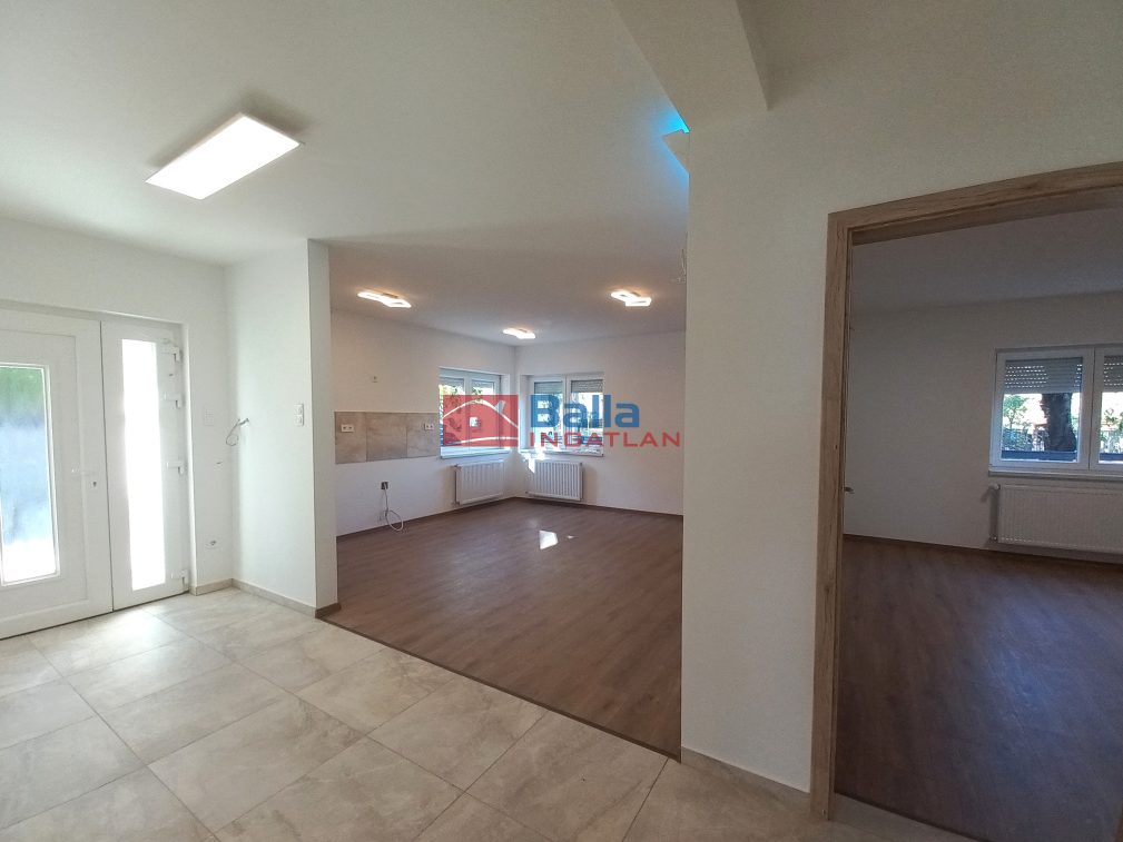 Eladó 96 m²-estársasházi lakás Dunakeszi, Alag: 119'000'000 Ft