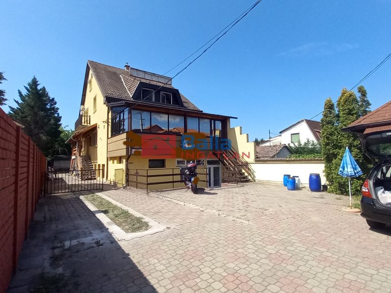 Eladó 550 m²-escsaládi ház Dunakeszi, Dunakeszi-Gyártelep állomáshoz közel: 348'000'000 Ft