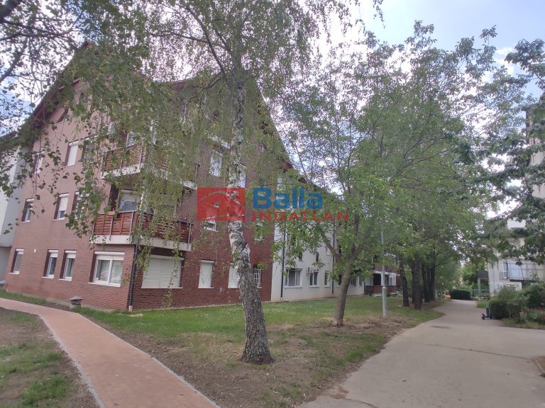 Eladó 110 m²-estársasházi lakás Dunaújváros, Bagolyvár utca: 88'900'000 Ft