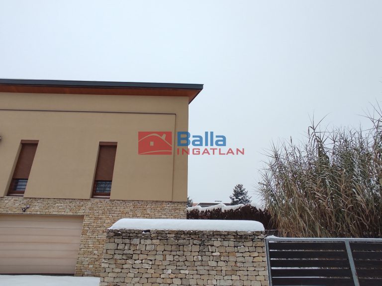 Eladó 200 m²-escsaládi ház Dunaújváros, Csillagdomb utca: 159'990'000 Ft