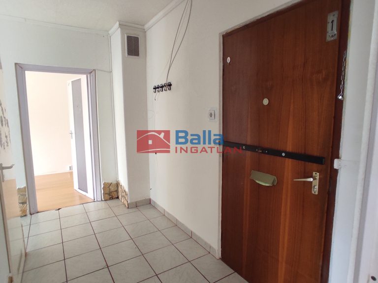 Eladó 47 m²-estársasházi lakás Dunaújváros, Tavasz utca: 29'900'000 Ft