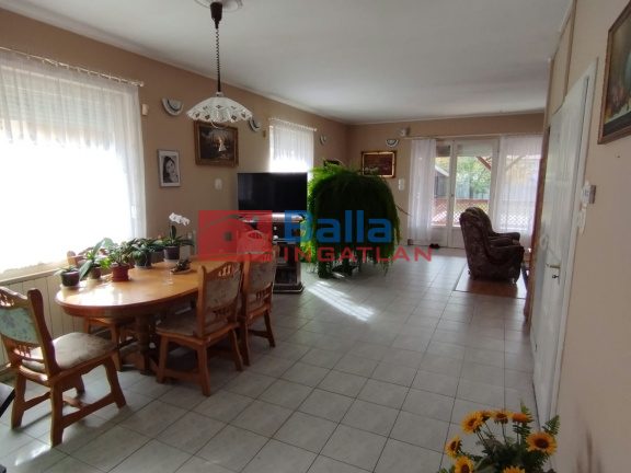 Eladó 142 m²-escsaládi ház Dunavarsány, Központ közeli utca: 119'990'000 Ft