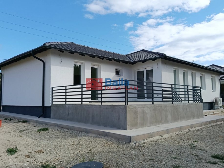 Eladó 186 m²-escsaládi ház Érd (Dombosváros) , Bihari utca környékén: 154'500'000 Ft
