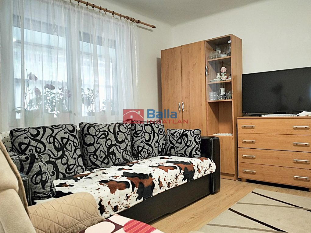 Eladó 77 m²-escsaládi ház Érd (Dombosváros) , Rekettye utca közelében utca: 77'000'000 Ft