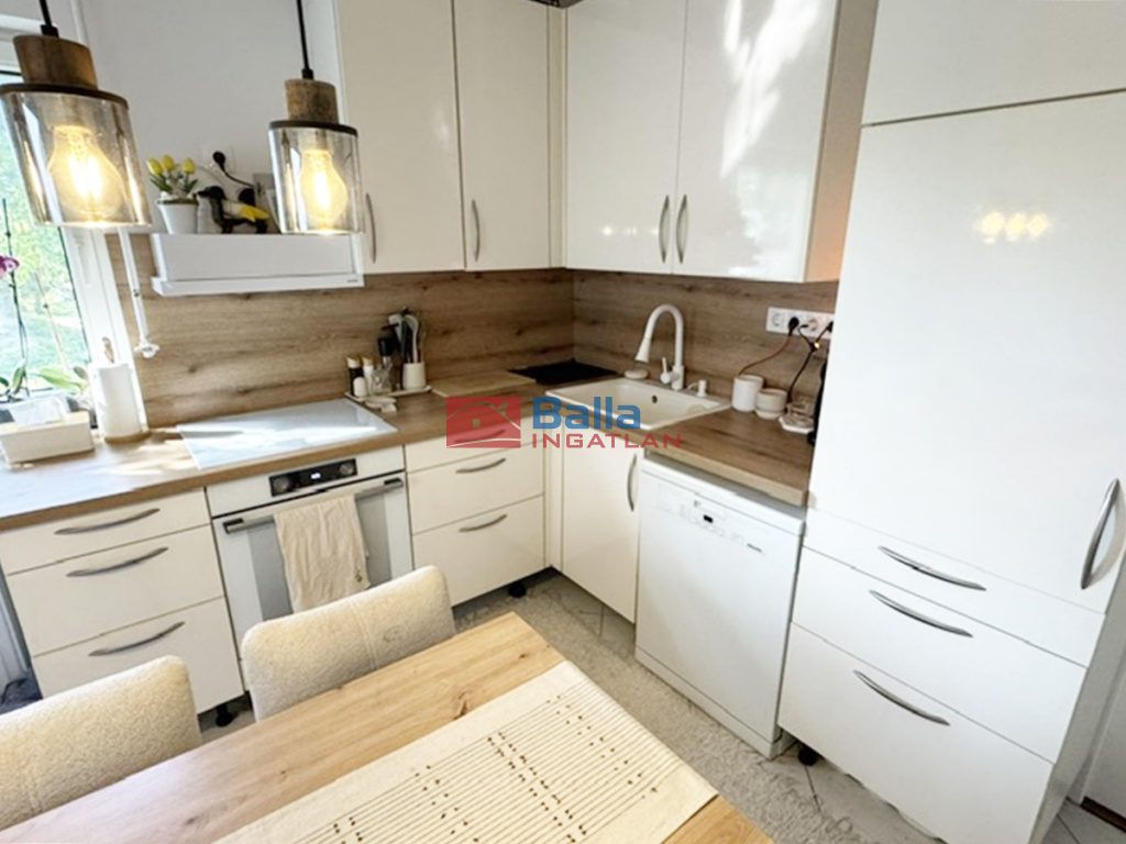 Eladó 50 m²-escsaládi ház Érd (Parkváros) , Kárpitos utca környékén: 72'000'000 Ft