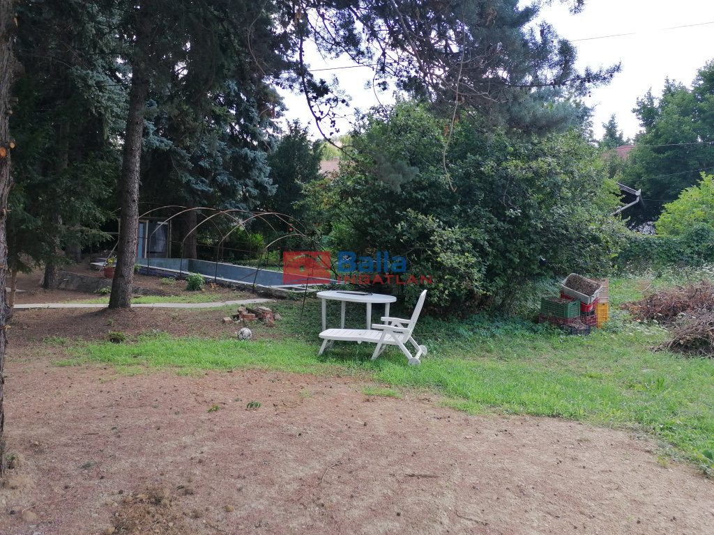 Eladó 1490 m²-estelek Érd, Tárnoki u. közelében: 78'000'000 Ft