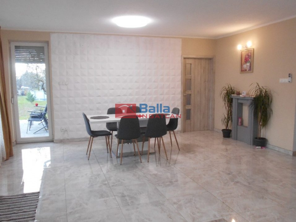 Eladó 125 m²-esikerház Érd (Újfalu) , Női neves utca: 113'000'000 Ft