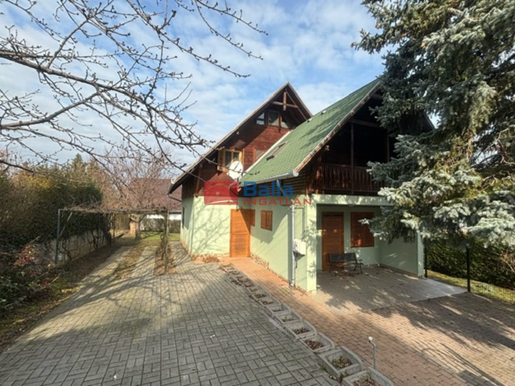 Eladó 200 m²-escsaládi ház Fonyód, Frekventált helyen: 105'000'000 Ft