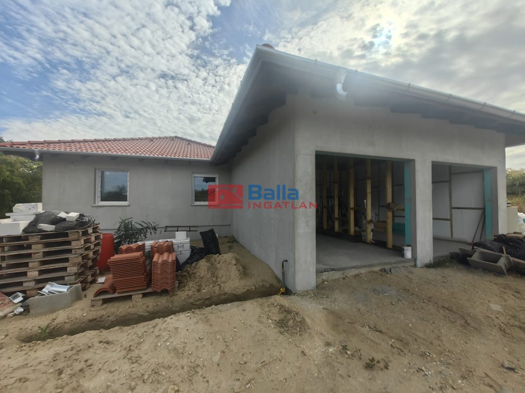 Eladó 113 m²-esikerház Galgahévíz, Kossuth utca: 90'000'000 Ft