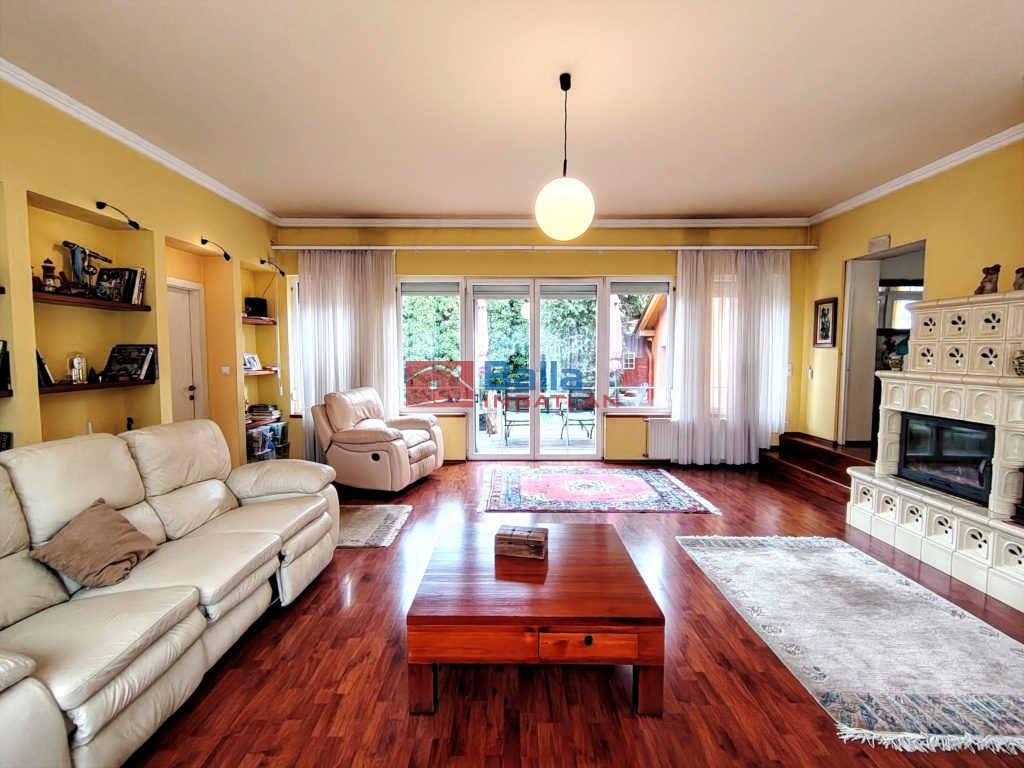 Eladó 184 m²-escsaládi ház Göd, Középgöd: 175'000'000 Ft