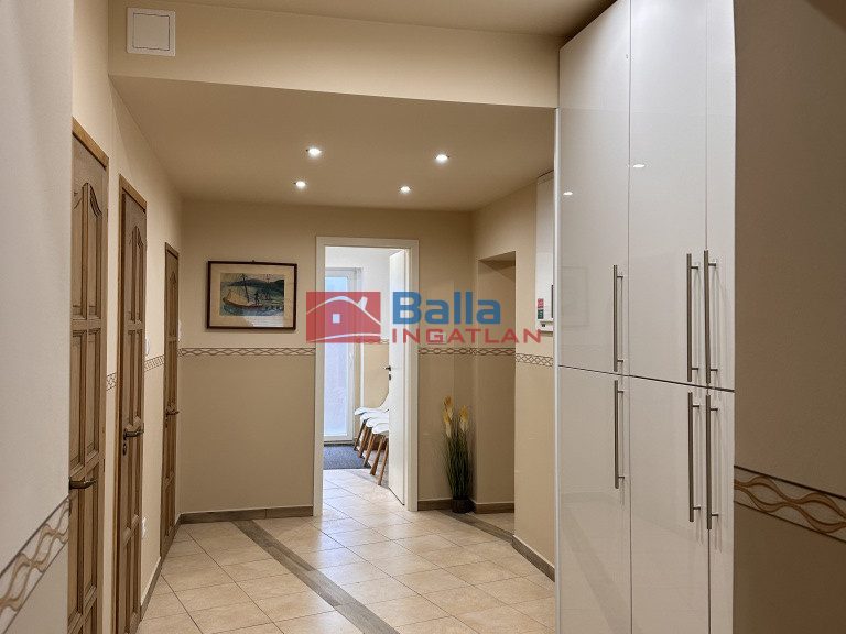 Eladó 106 m²-estársasházi lakás Gödöllő, Blaha: 89'900'000 Ft