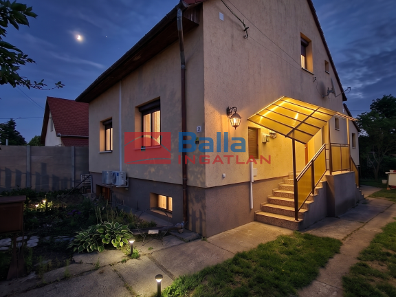 Eladó 151 m²-escsaládi ház Gyál, Somogyi Béla utca: 129'900'000 Ft