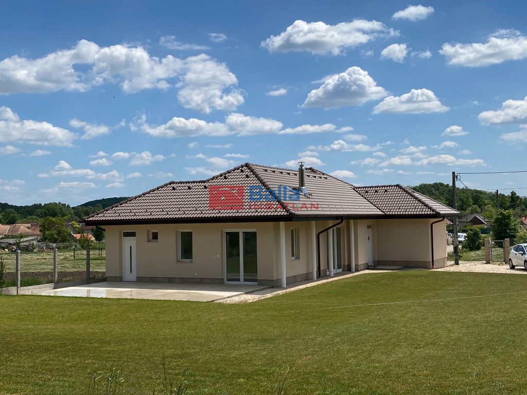 Eladó 147 m²-escsaládi ház Gyúró, Gyúró: 169'900'000 Ft