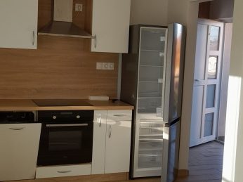 Kiadó 28 m²-estársasházi lakás Hatvan, Csaba utca: 140'000 Ft