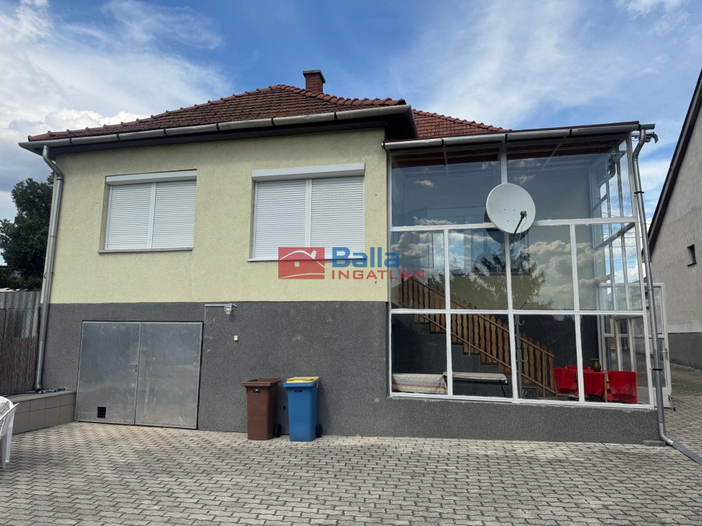 Eladó 100 m²-escsaládi ház Hatvan, Kishatvan utca: 75'000'000 Ft