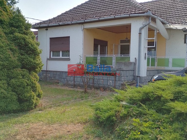 Eladó 108 m²-escsaládi ház Heves, Fő út mellet: 38'900'000 Ft