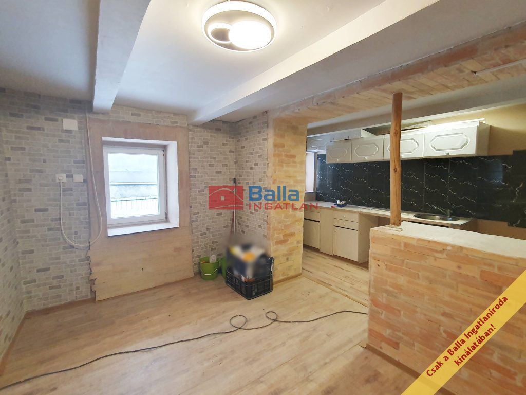 Eladó 48 m²-escsaládi ház Isaszeg, Penny Market közeli utca: 45'900'000 Ft