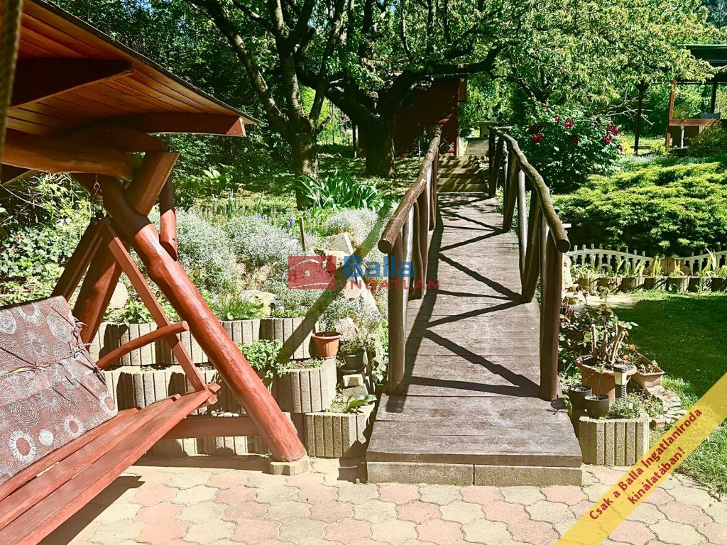 Eladó 131 m²-escsaládi ház Kerepes, Hold utca: 119'900'000 Ft