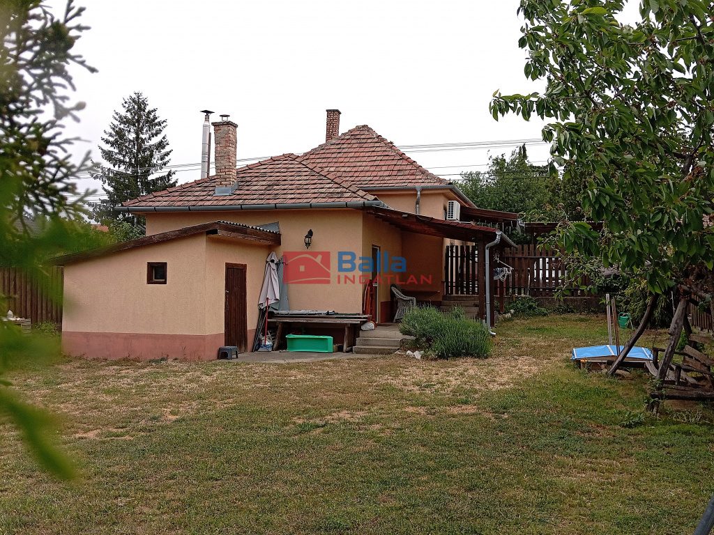 Eladó 71 m²-escsaládi ház Kerepes, Városközponthoz közeli utca: 79'900'000 Ft