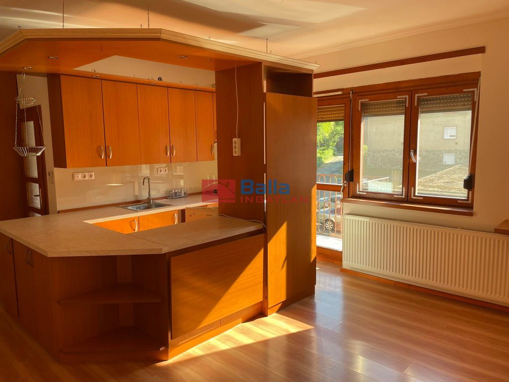 Eladó 36 m²-estársasházi lakás Komló, Jó szerencsét utca: 13'500'000 Ft