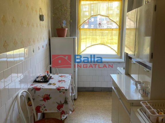 Eladó 53 m²-estársasházi lakás Komló, Kossuth Lajos utca: 9'800'000 Ft