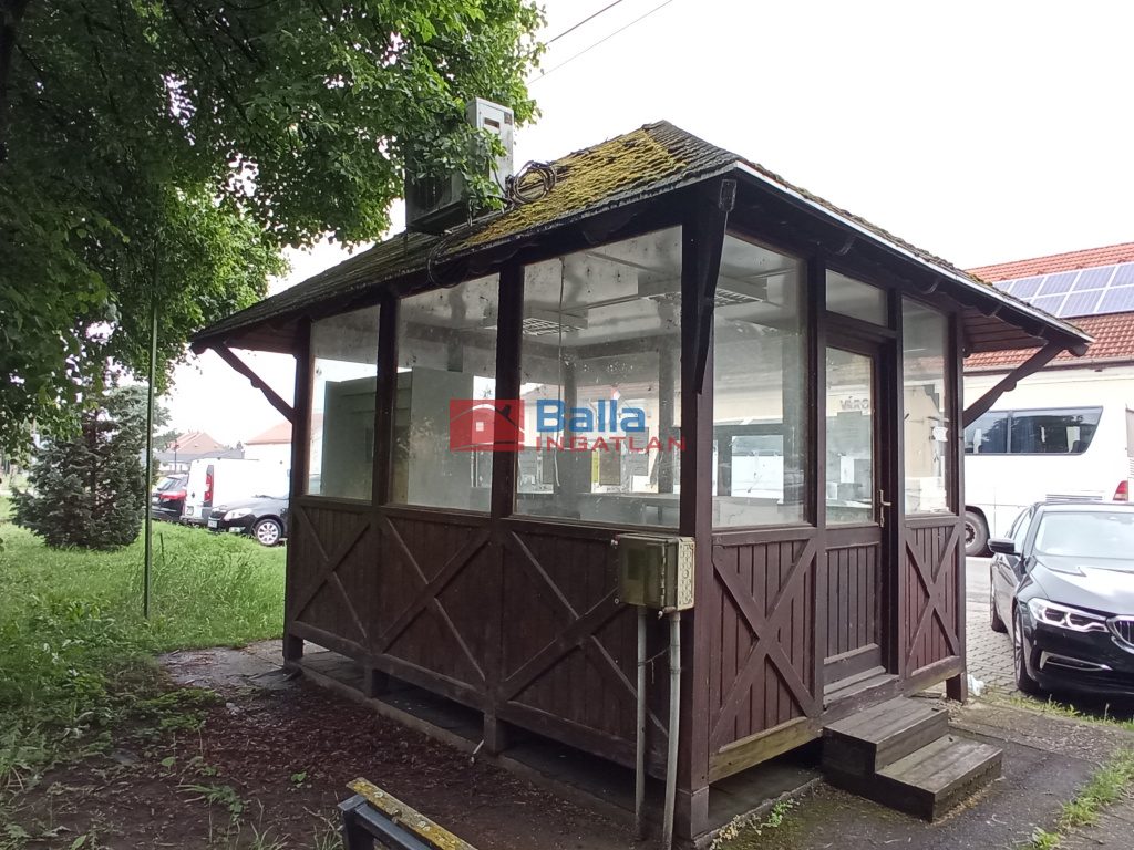 Eladó 11 m²-esegyéb üzlethelyiség Lőrinci, Szabadság tér: 1'000'000 Ft