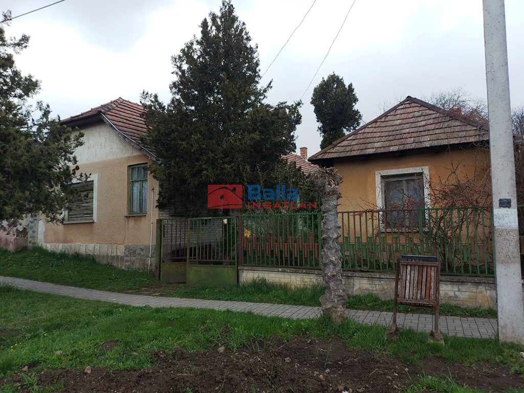 Eladó 90 m²-escsaládi ház Márianosztra, Kossuth út: 16'000'000 Ft