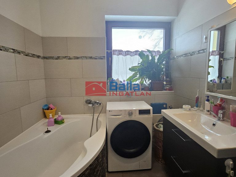 Eladó 168 m²-escsaládi ház Mogyoród, Nagyhomoki  közeli utca: 129'900'000 Ft